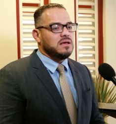 Ta bay institui un Scol Tecnico pa hobennan di Aruba siña traha den refineria