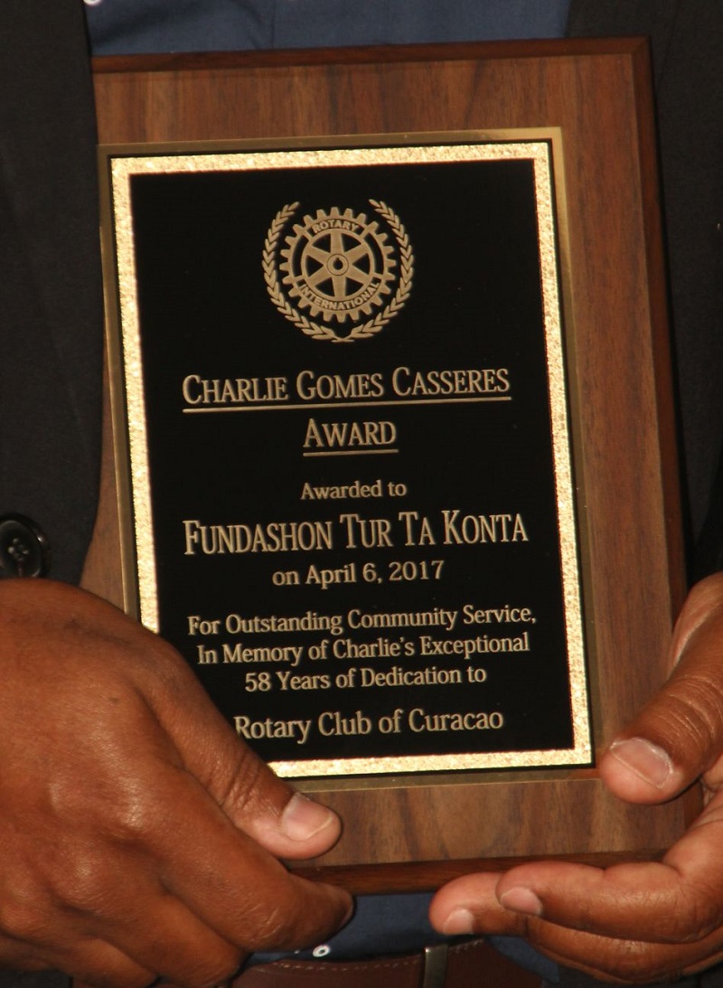 Fundashon Tur Ta Konta Rotary Charlie Gomes Casseres Award 001