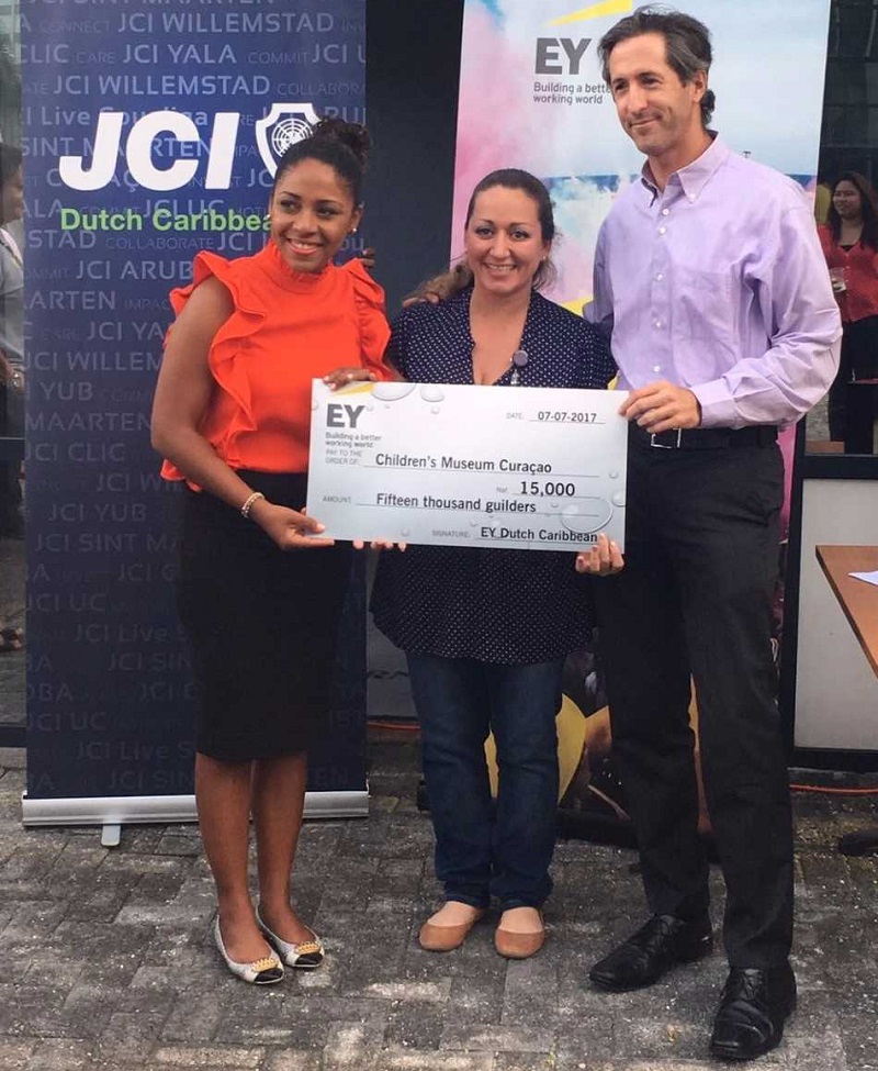 Curacao Color Walk 2017 Donation Event 002