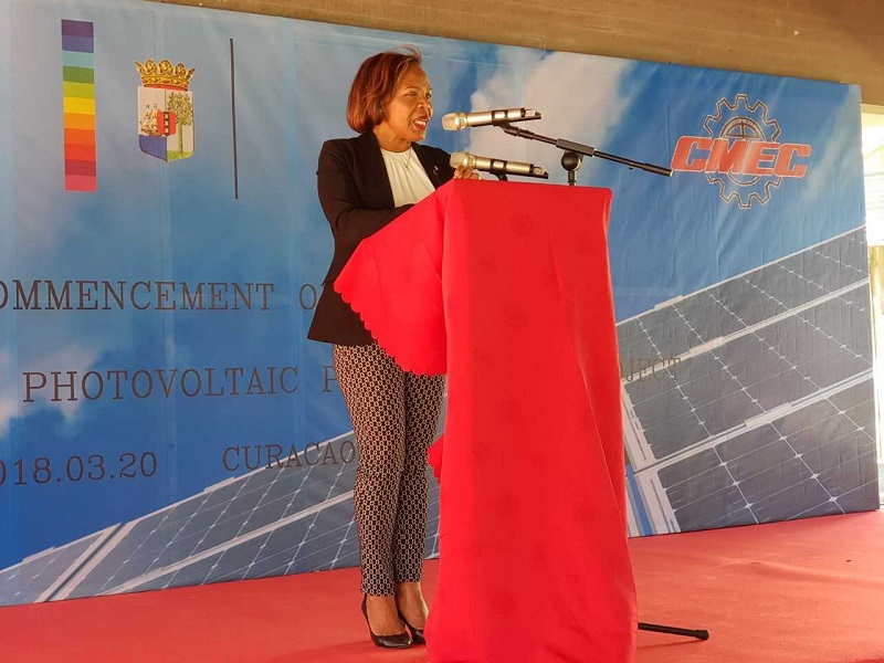Entrega di promé panel solar na Skol Avansá Amador Nita 01