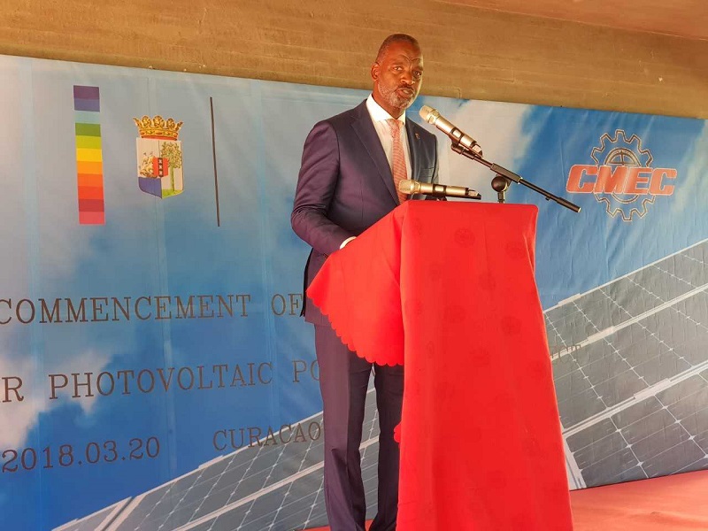 Entrega di promé panel solar na Skol Avansá Amador Nita 02