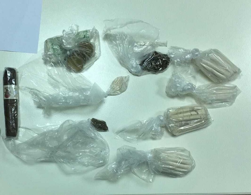Un detenshon i droga konfiská