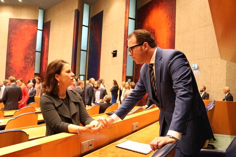 Minister Yrausquin aanwezig bij debat over de regeringsverklaring