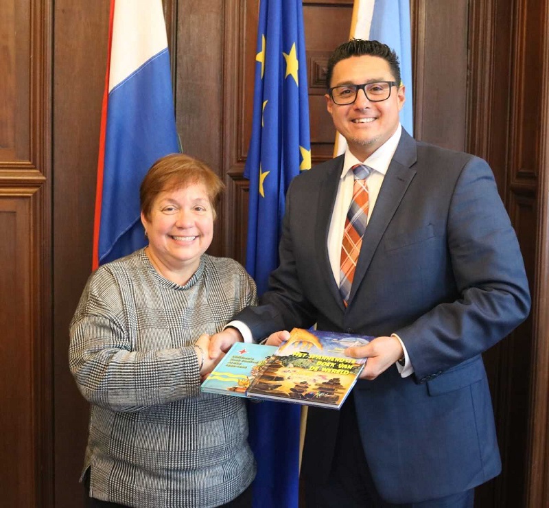 Beleefdheidsbezoek BNA aan Minister Besaril 01