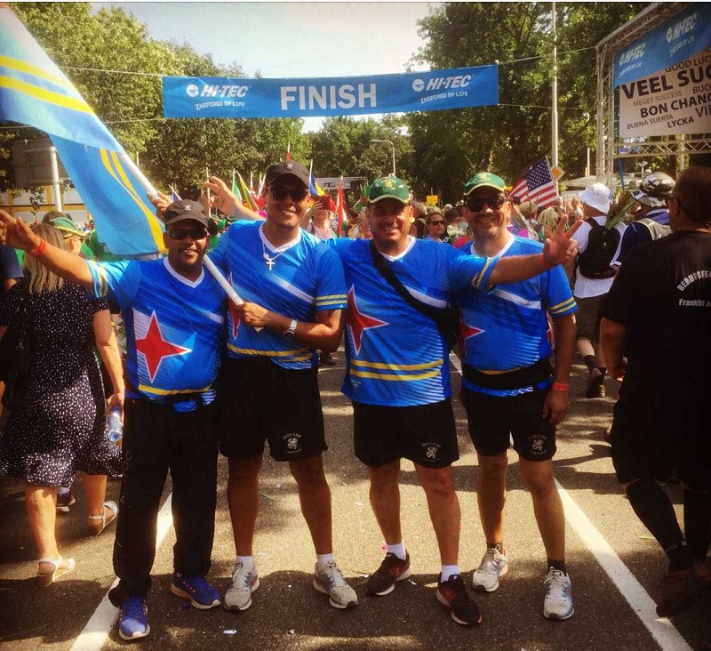Arubaanse douaniers lopen weer de Vierdaagse van Nijmegen