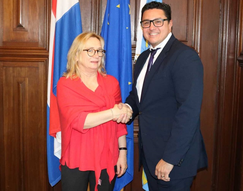 Beleefdheidsbezoek ambassadeur Oostenrijk aan minister Besaril