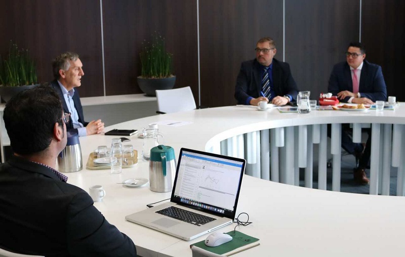 Minister Besaril met werkbezoek aan Universiteit van Wageningen